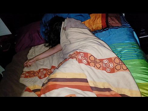 ❤️ Kasupoeg sõimab oma noort kasuema, kui ta magab. ️ Just porn at us ❌