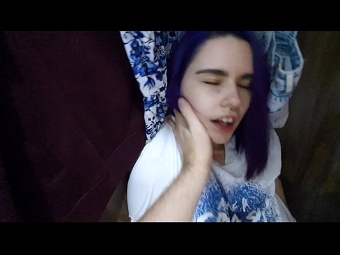 ❤️ Leidsin oma õe kapist ja aitasin tal cumida ️ Just porn at us ❌